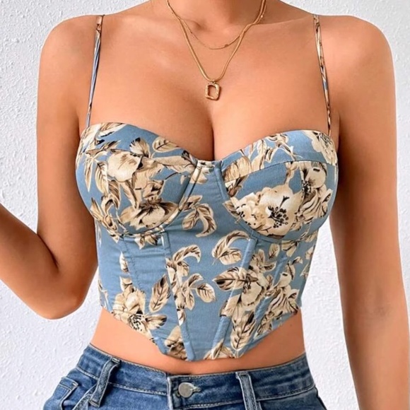 BellanBlue Tops - Boho Floral Print Lace up Cami Corset Cropped Top